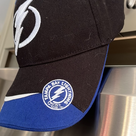 🚀 New condition Tampa Bay Lightning ball cap Fan Favourite Hockey Club hat - Picture 2 of 9